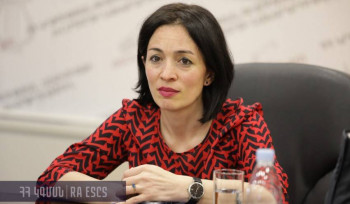 Ամոթը դպրոցական առօրյան առուծախի վերածելն է․ ահազանգեր եմ ստանում ծնողներից, որոնց այլ ծնողներ ստիպում են դրամահավաքի մասնակցել` մարտի ութից մինչև վերջին զանգ. Ժաննա Անդրեասյան