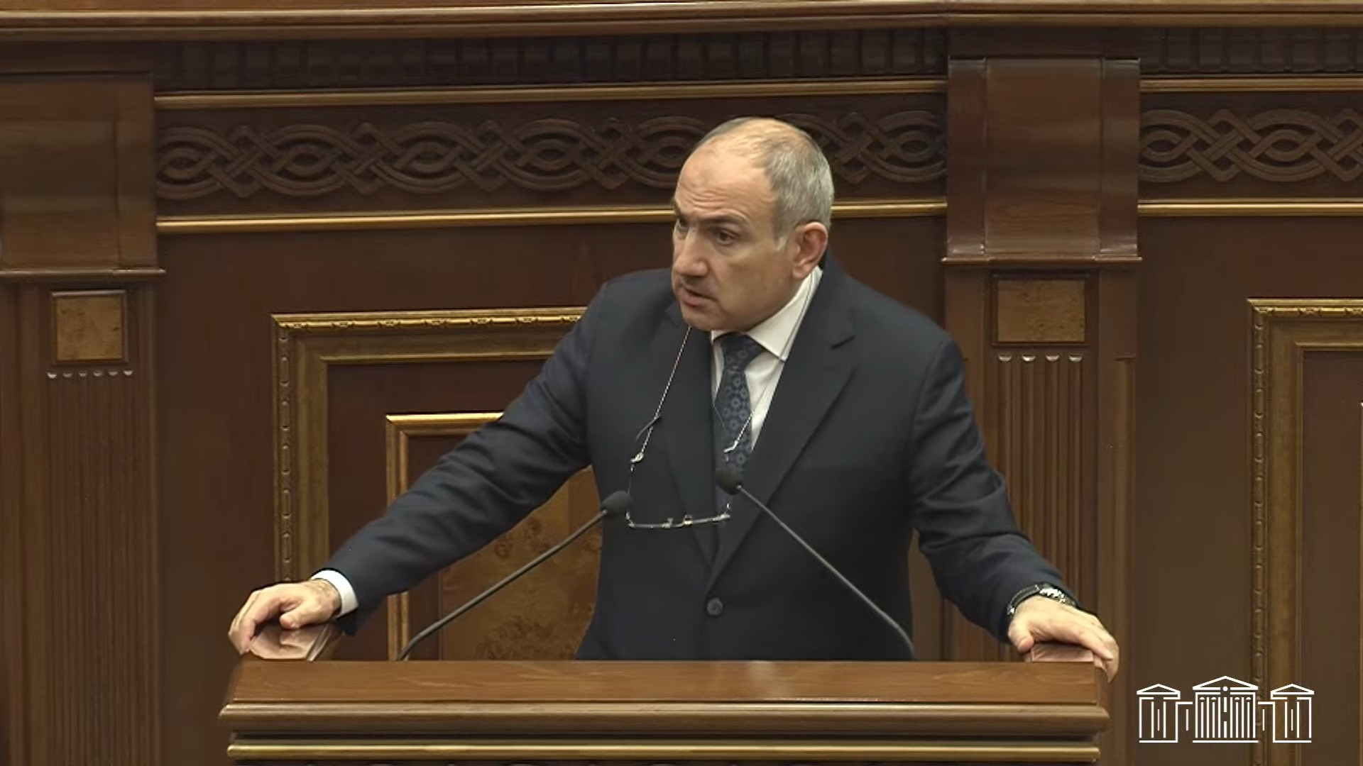 Վերջին անգամ, երբ ավտոբուսից օգտվում էի, կողքի ուղևորը հուշեց, որ քարտը պետք է կպցնել,. Նիկոլ Փաշինյան