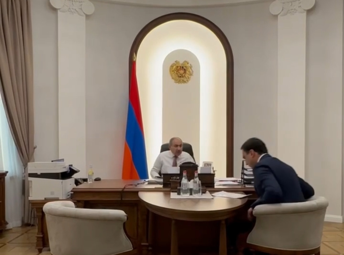 Նիկոլ Փաշինյանը հանդիպում է ունեցել Տիգրան Ավինյանի հետ