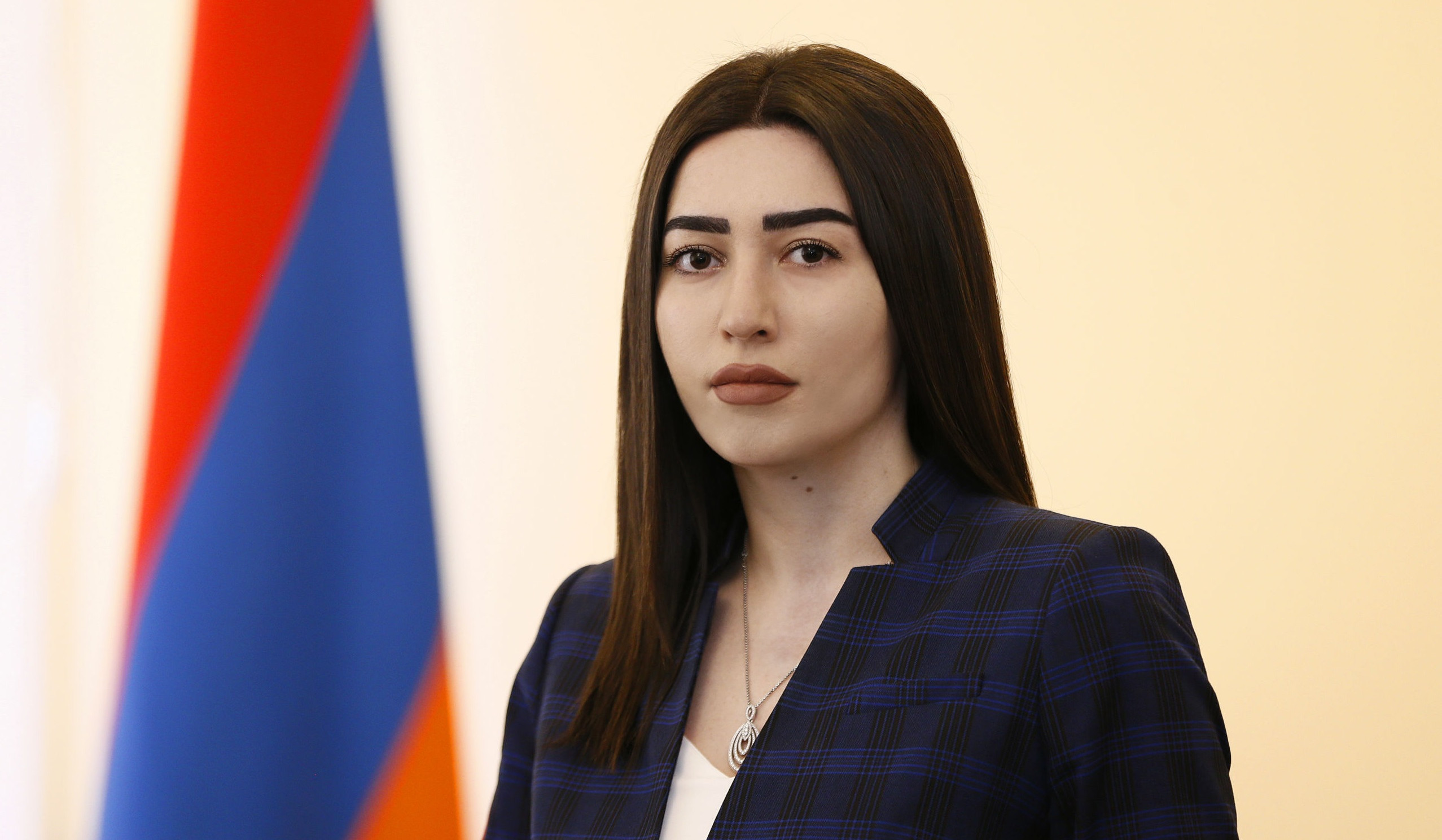 Սիրելի աշխատողներ, դուք ձեր օրինակով փաստում եք, որ կանայք կարող են լինել նաև արհեստավարժ ոստիկան, փրկարար․ ՆԳ նախարար