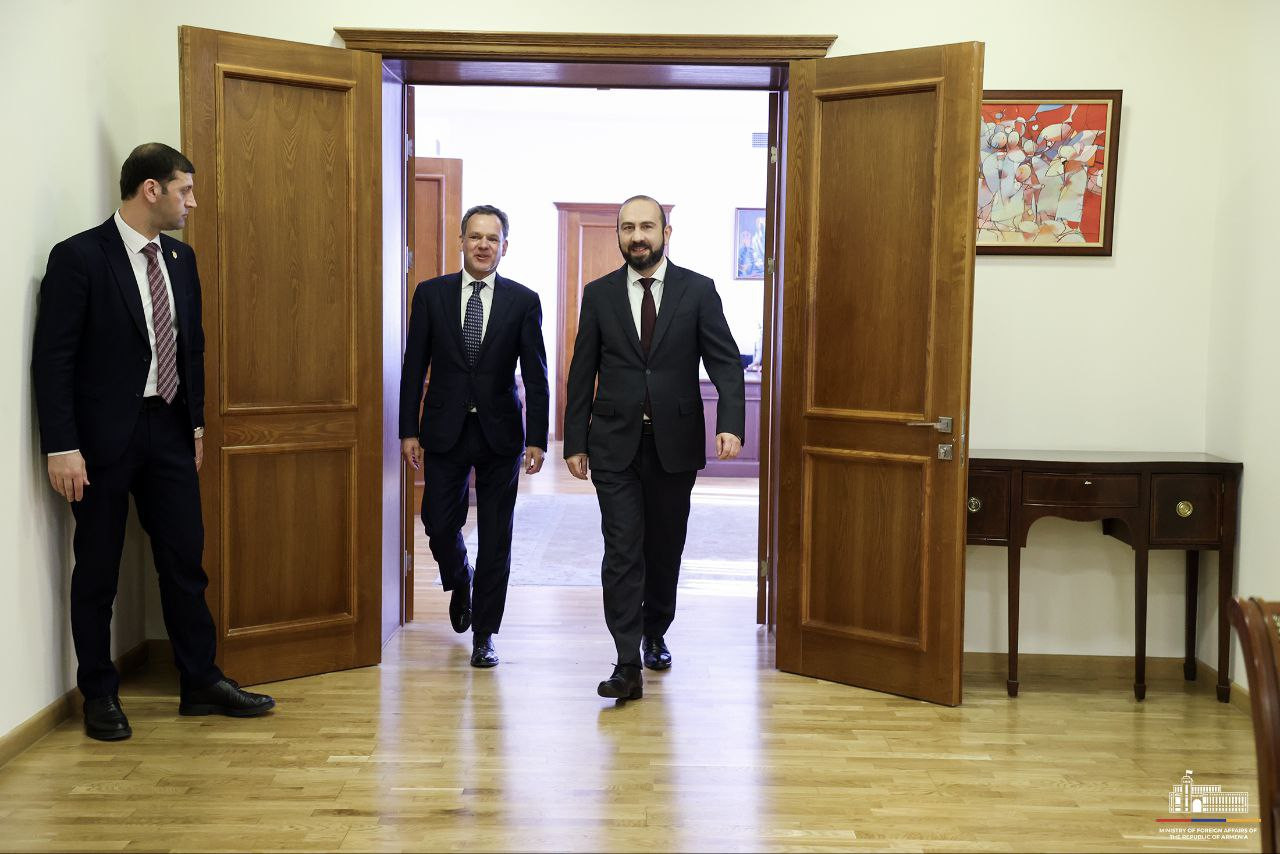 Մեկնարկել է Հայաստանի և Նիդերլանդների արտգործնախարարների առանձնազրույցը