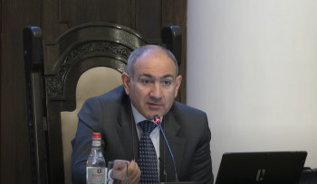 Տեղեր կան, որ մարդիկ գիտեն, որ ամեն տարի կարկուտ է գալիս, հատուկ այդտեղ տանում, բան են ցանում ու նստած սպասում են, որ կարկուտը գա, գնան ապահովագրությունը ստանան․ Նիկոլ Փաշինյան