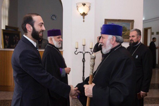 Մենք Կաթողիկոսին ռևանշիստ չենք համարում․ Արարատ Միրզոյան