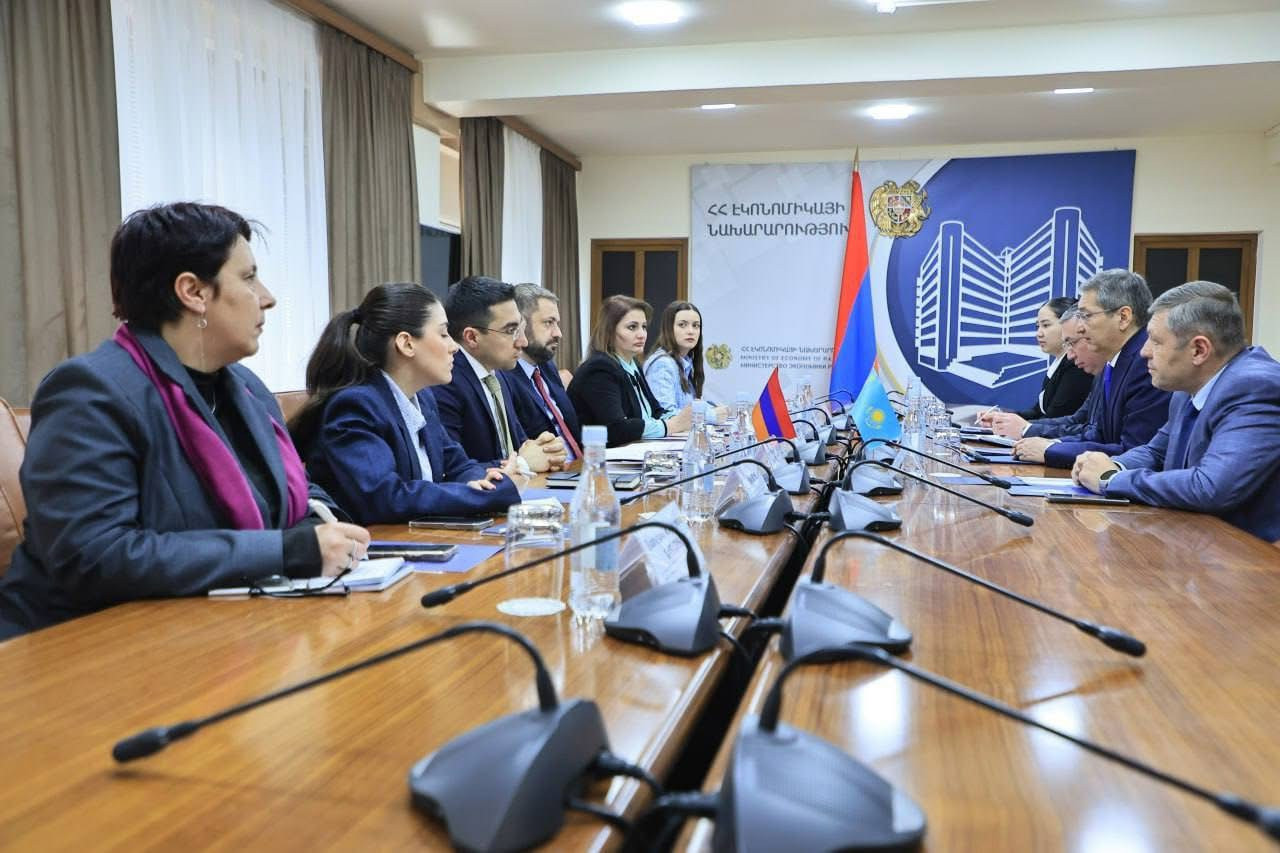 Գևորգ Պապոյանը ընդունել է Հայաստանում Ղազախստանի դեսպանին