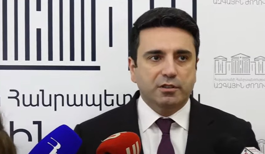 Կարող ենք փորձաքննության ուղարկել Հայաստանի և Ադրբեջանի սահմանադրությունները. Ալեն Սիմոնյան