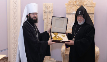 Ամենայն Հայոց Կաթողիկոսին   Ռուսիո Պատրիարք Կիրիլ Ա-ի կողմից շքանշան է փոխանցվել