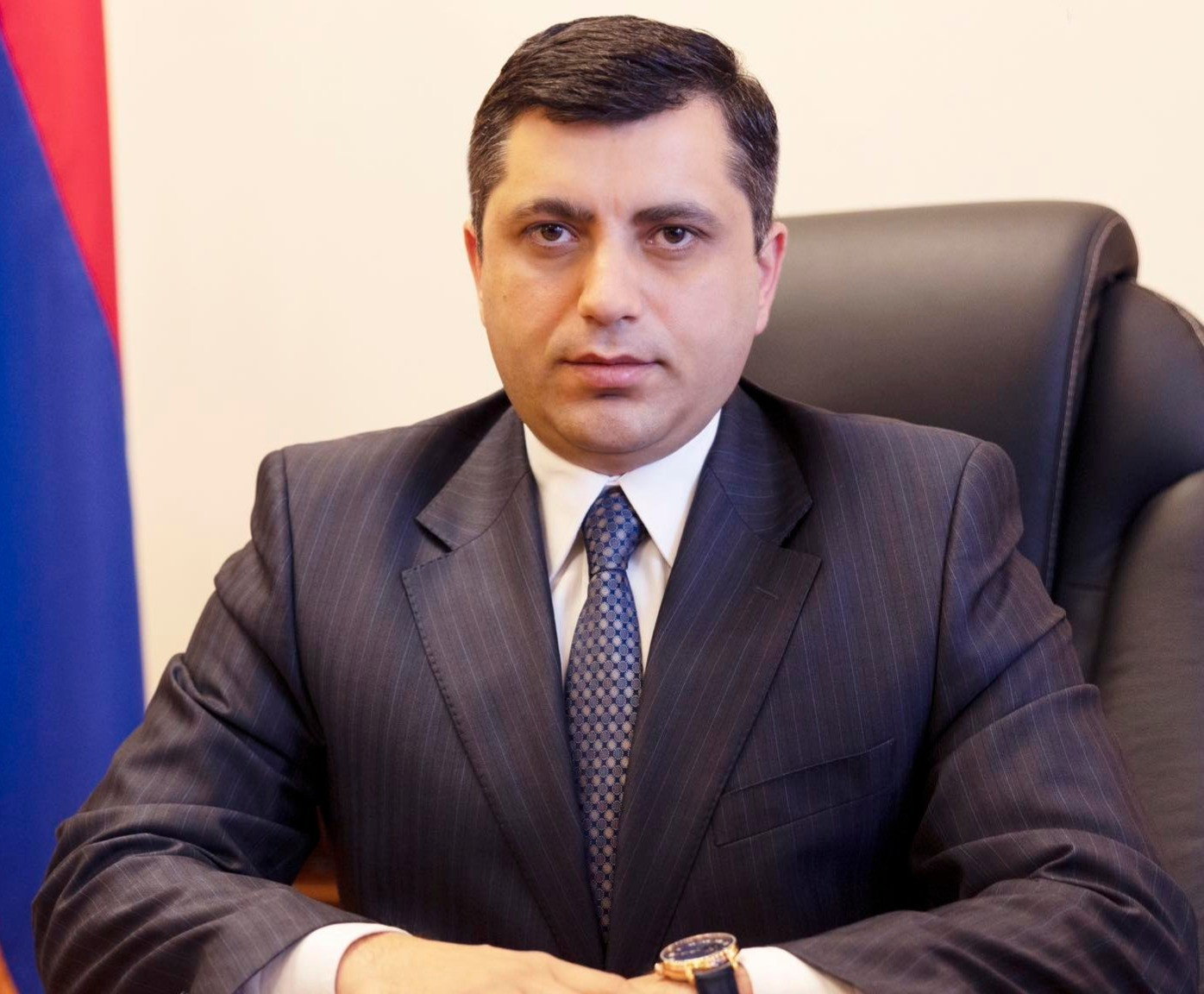 Հակակոռուպցիոն կոմիտեն ներկայացրել է նորանշանակ նախագահ Արթուր Նահապետյանի կենսագրությունը