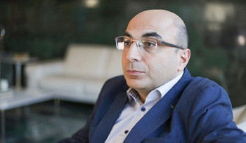 Ով հիմա ուզում է հականիկոլ-ազգային երևալ, շտապում է գոռալ՝ դեմ ենք սահմանադրության փոփոխությանը, դեմ ենք խաղաղության համաձայնագրին, դեմ ենք․․․ դեմը բոլորին հասկանալի է, բայց չենք գոռում՝ ինչի՞ն ենք կողմ․ Վահե Հովհաննիսյան