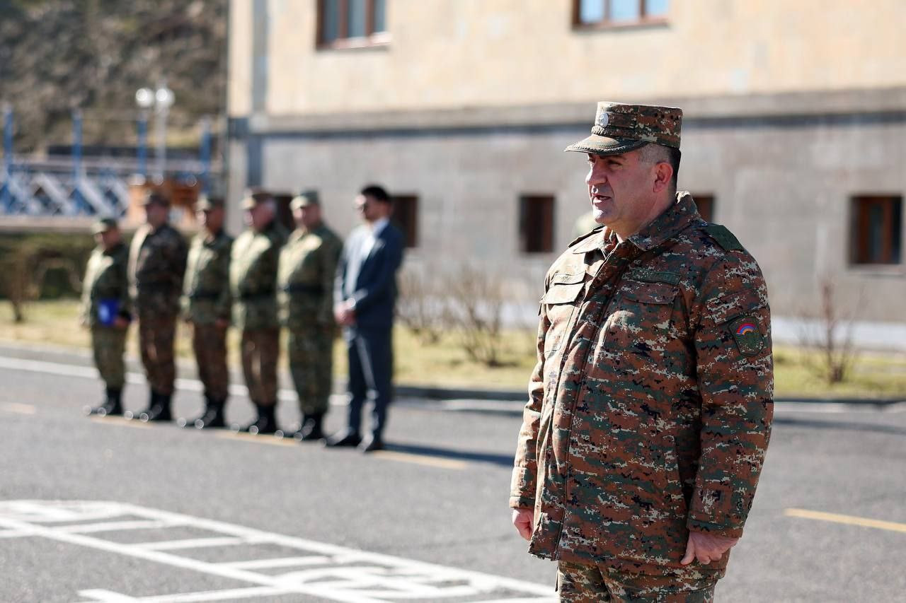 Գեներալները և ավագ սպաները պատրաստության իրենց աստիճանով պետք է օրինակ ծառայեն ենթականերին․ Էդվարդ Ասրյան
