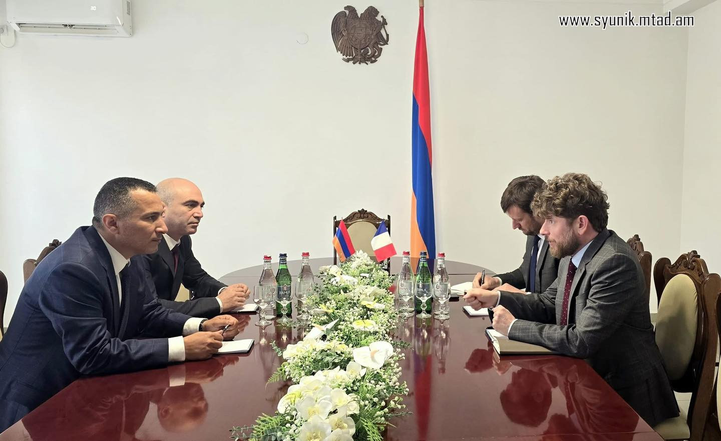 Ֆրանսիայի դեսպանն այցելել է Սյունիք․ մարզպետի ղեկավարի հետ քննարկվել են մի շարք հարցեր