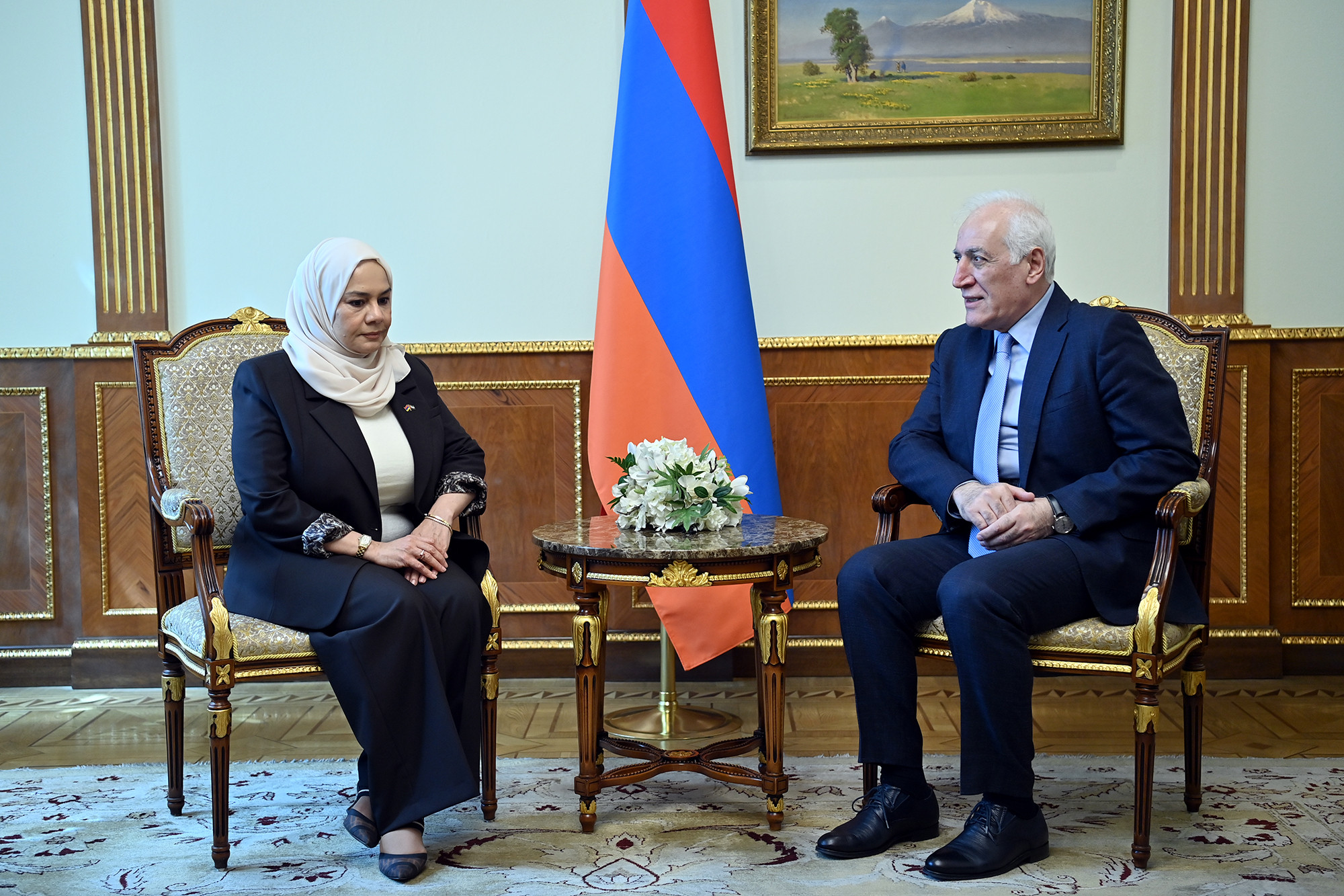 Վահագն Խաչատուրյանն ընդունել է Հայաստանում ԱՄԷ դեսպանին