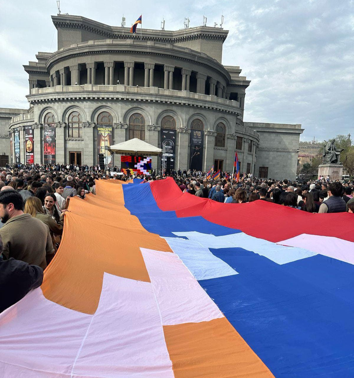 Եթե Հայաստանը սատար չկանգնի Արցախից բռնի տեղահանվածներին, ապա մենք կկանգնենք շատ վտանգավոր ջրբաժանի առջև արդեն համայն հայության կոնտեքստում․  «Կամուրջ» քաղաքացիական նախաձեռնություն