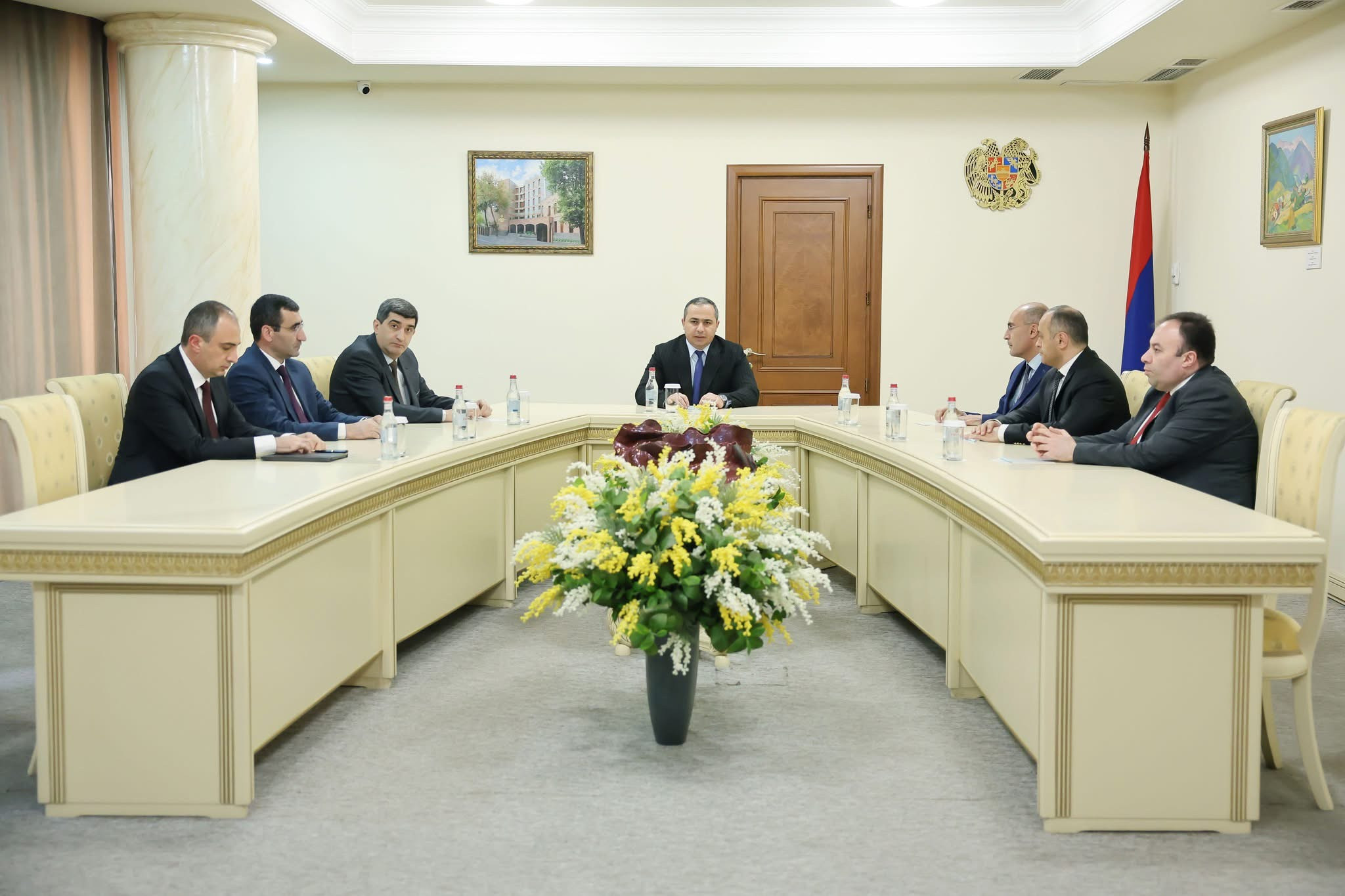Քննչական կոմիտեի նախագահը ներկայացրել է Տնտեսական հանցագործությունների և մաքսանենգությունների քննության գլխավոր վարչության նորանշանակ պետ Վաղինակ Մարտիրոսյանին (լուսանկարներ)