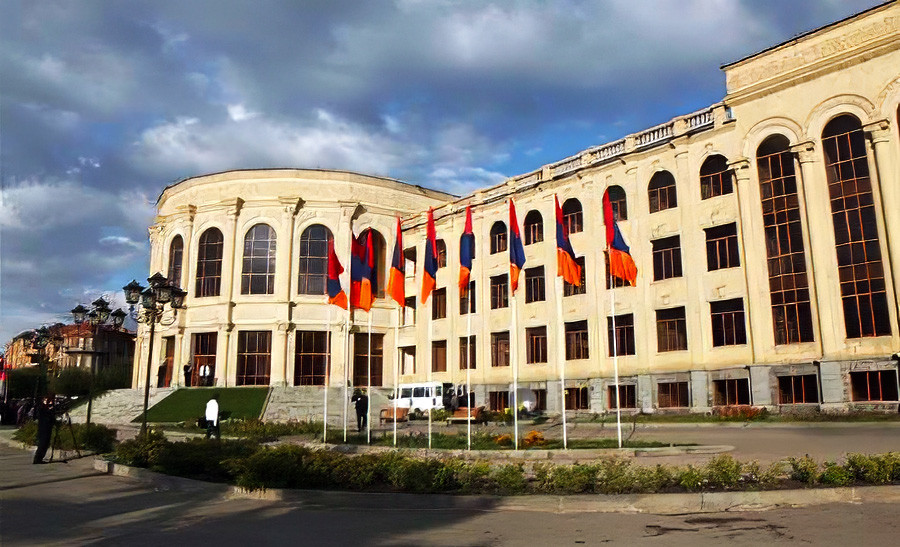 Եթե Գյումրիում երկշաբաթյա ժամկետում նիստեր չկայանան, ու համայնքապետ չընտրվի, կգնան նոր արտահերթ ընտրությունների․ «Հրապարակ»