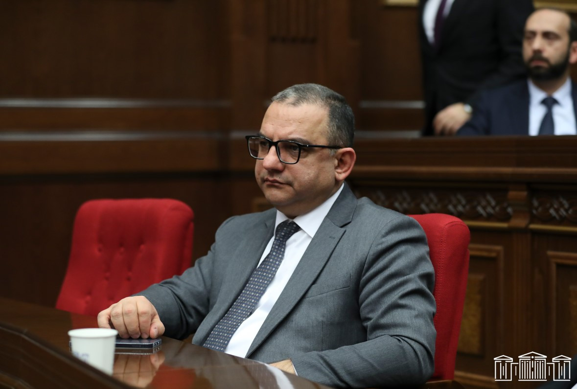 40+10 հազար դրամ ծրագիրը դարձել է խանգարող գործոն երկարաժամկետ աջակցության ծրագրի իրականացման հարցում. փոխվարչապետ