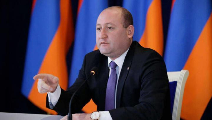 Վերջիվերջո, դժվար է, չէ՞, Թրամփի թիմին հիմնավորել, թե ինչու պետք է Հայաստանում ամերիկյան մեքենաները մաքսազերծվեն 30+% ով, իսկ ինքը մեզ վրա 10% լրացուցիչ մաքսատուրք չսահմանի. Սուրեն Սարգսյան