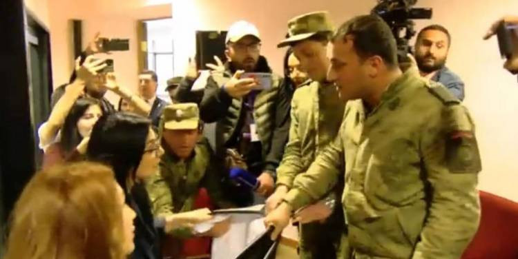 ԱԺ օթյակից բռնությամբ դուրս հանելու գործով 5 լրագրող տուժող են ճանաչվել. «Ժողովուրդ»