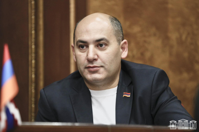 Մարտուն Գրիգորյանը չի շտապում հայտարարել ավագանու մանդատից հրաժարվելու մասին. «Հրապարակ»