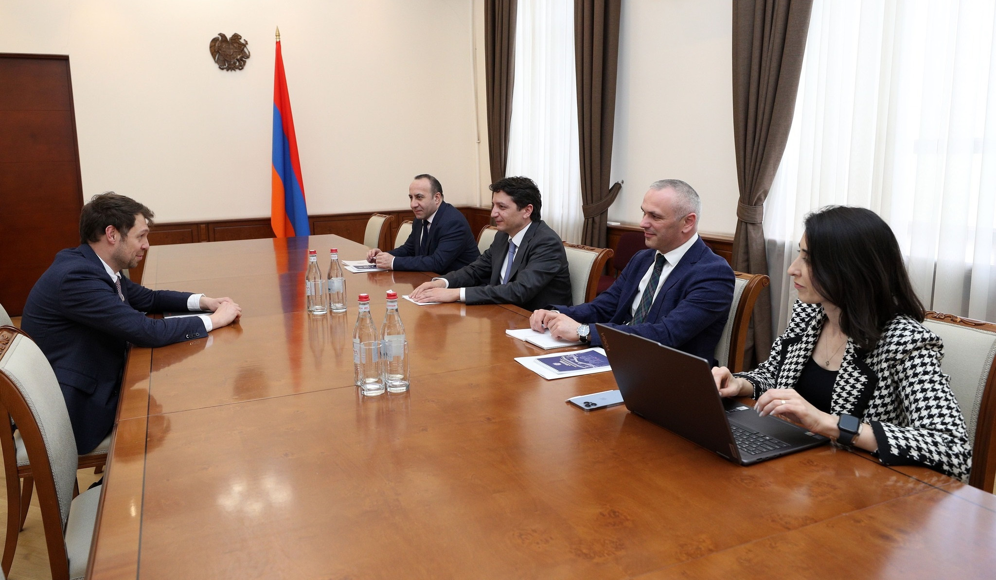 Վահե Հովհաննիսյանը և Յիրուն Քլիքը քննարկել են ՀՀ մակրոտնտեսական իրավիճակը, ԱՄՀ հուշագրի նախագծին առնչվող հարցեր