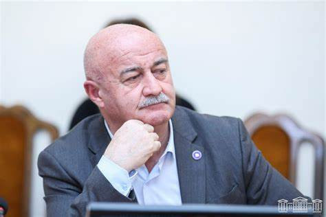 «Կգնա՛ք, կավելացնե՛ք նոր կգաք». Աղազարյանին կաշառքի գործով հարցաքննության են կանչել. «Ժողովուրդ»