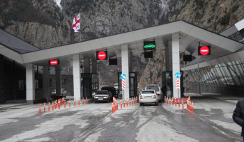 Լարսը բաց է բոլոր տրանսպորտային միջոցների համար