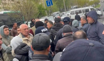 Ավինյանը գործուղման մեջ է. հայտնի է՝ քաղաքապետը երբ կընդունի  «Անաստաս Միկոյան 64» շենքի բնակիչներին