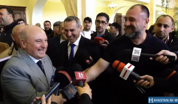 Հիշում եմ երգդ` ջիպդ տուր, կռուգմ տամ, Վարդան Ղուկասյան. Գյումրու քաղաքապետը` Ռուբեն Մխիթարյանին (տեսանյութ)