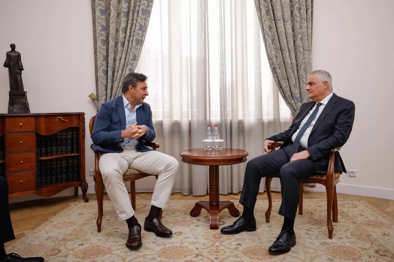 Մհեր Գրիգորյանը Էռնեկյանի հետ քննարկել է ՀՀ ԱԳՆ նախկին շենքի հարցը․ այն պետք է հյուրանոց դառնար