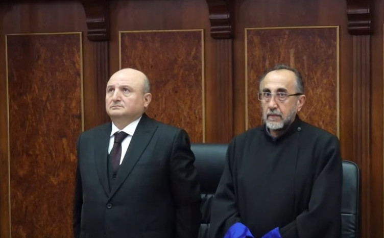 Մանր-մունր հարցերով զբաղվելու ժամանակը չէ, թե ով է ավելի կարևոր այս քաղաքում․ Միքայել արքեպիսկոպոս Աջապահյան