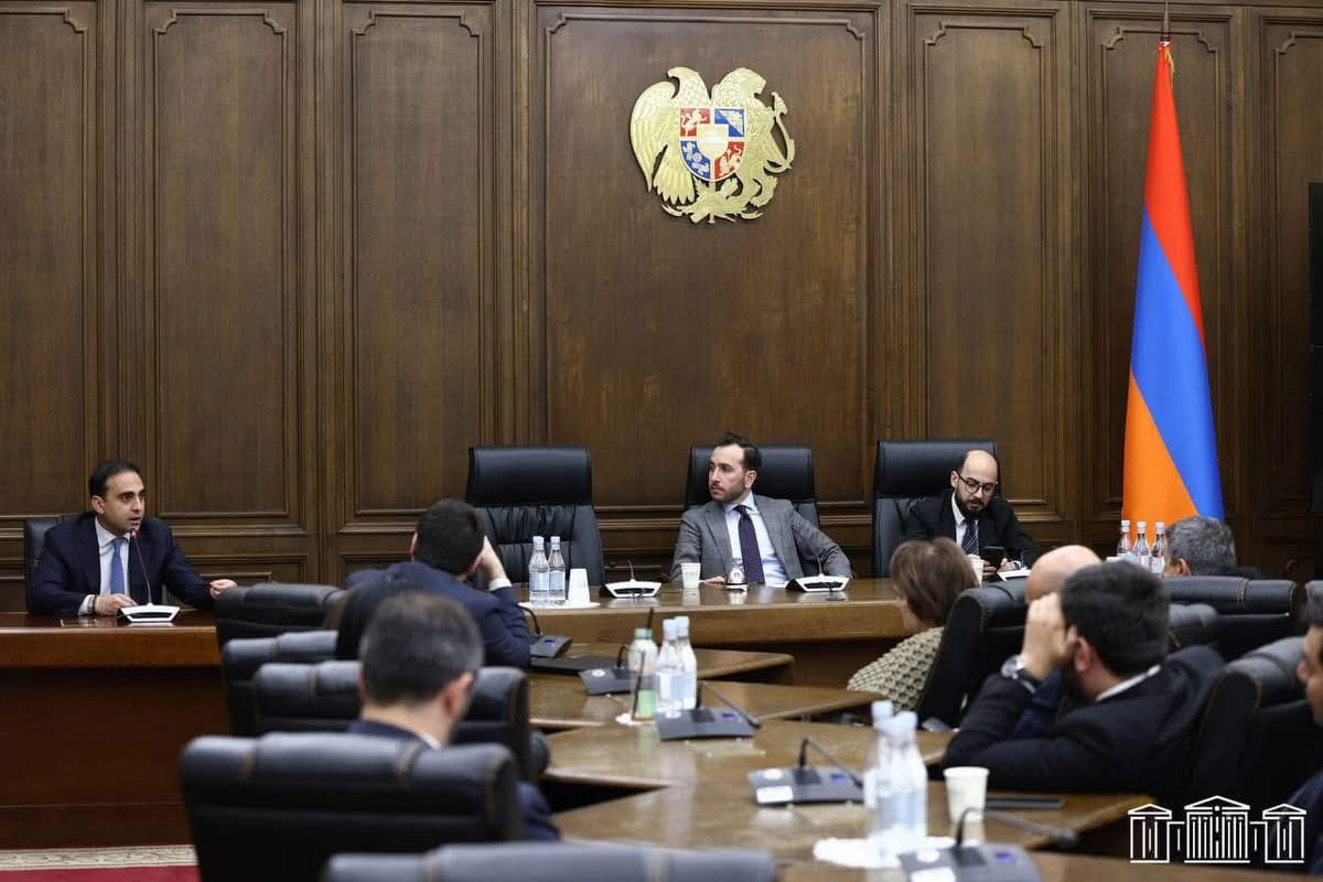 «Քաղաքացիական պայմանագիր» խմբակցությունը հանդիպել է Երևանի քաղաքապետ Տիգրան Ավինյանի հետ