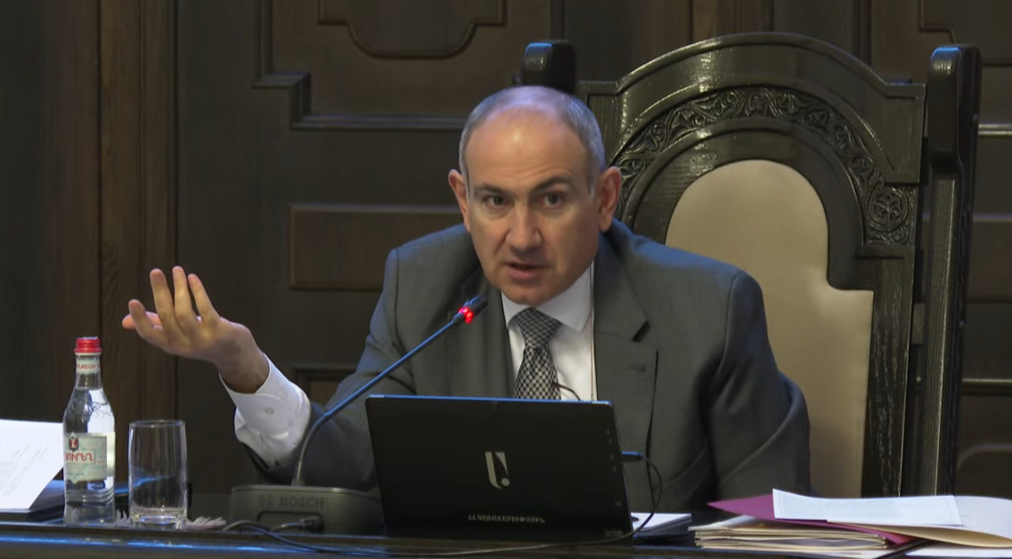Մեր երկրում կա այդպիսի երևույթ, որ պիտի սև շոր, ծիծակ կոշիկ հագնես, տղամարդու համար ավլելն ամոթ ա․ Նիկոլ Փաշինյան