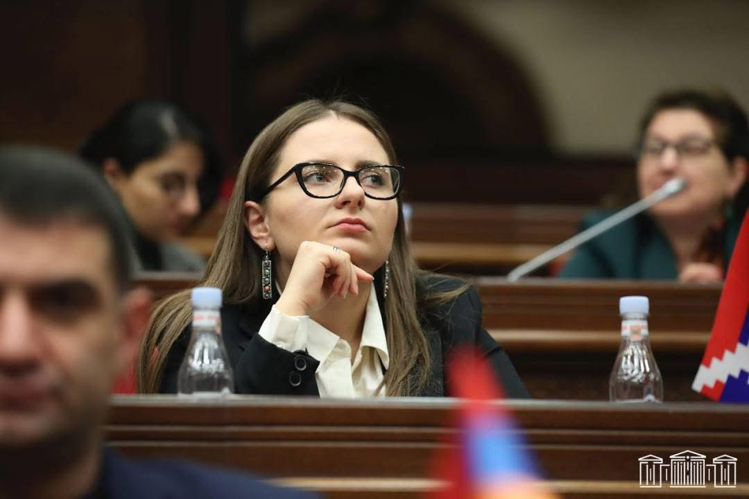 Քչերը գիտեն, որ ոտքով՝ քաղաքի կենտրոնից Ծիծեռնակաբերդի հուշահամալիր քայլելը իր մեջ խորհուրդ ունի. Քրիստինե Վարդանյան