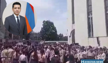 «Նիկոլ, դավաճան»․ Թեհրանում հայերը ՀՀ դեսպանատան անձնակազմին թույլ չեն տվել մոտենալ Ցեղաuպանության զոհերի հիշատակի հուշարձանին, պոկել են ծաղիկները (տեսանյութ)