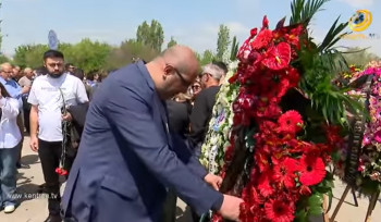 Գագիկ Ծառուկյանի անունից թիմակիցները ծաղկեպսակ են դրել Ծիծեռնակաբերդի հուշահամալիրում (տեսանյութ)