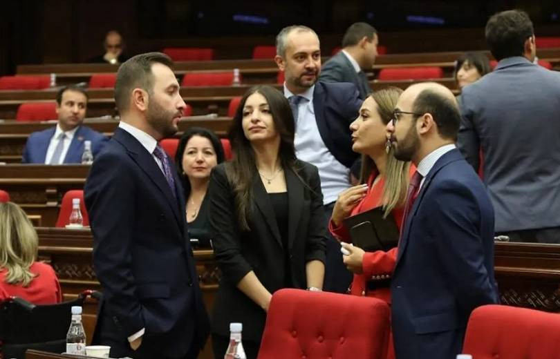 Փաշինյանը ցուցակ է կազմում. հնարավոր է` ՔՊ-ն հանդես գա այլ անունով. «Հրապարակ»