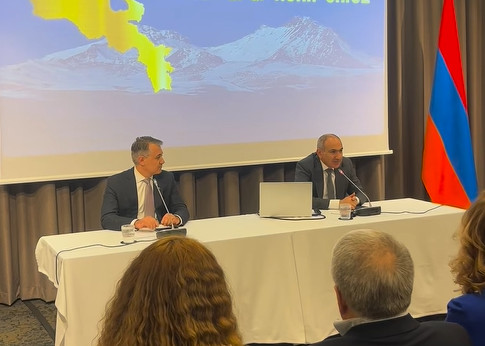 Նիկոլ Փաշինյանը հանդիպել է Էստոնիայի հայ համայնքի ներկայացուցիչների հետ