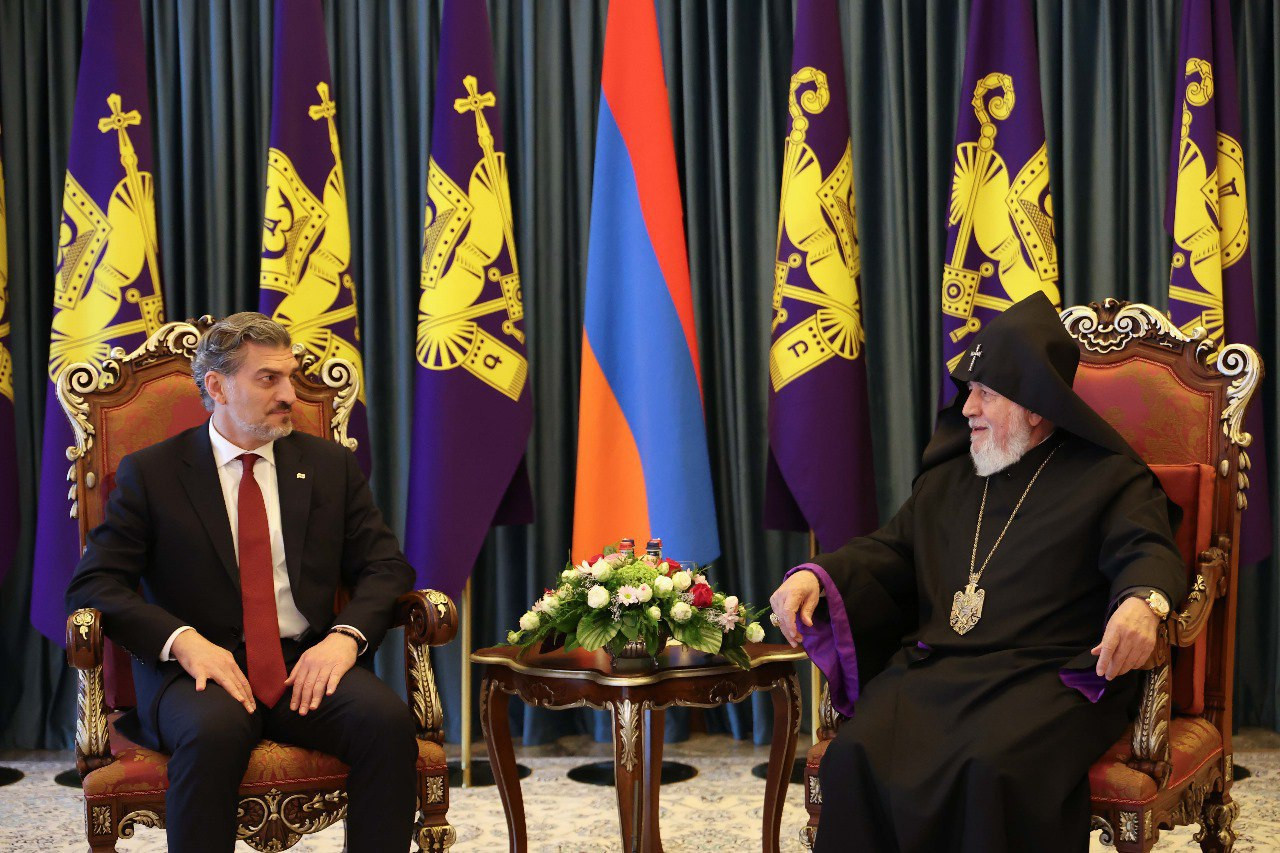 Վրաստանը պատրաստ է աջակցել տարածաշրջանային երկխոսությանը. Կավելաշվիլին հանդիպել է Ամենայն Հայոց Կաթողիկոսի հետ