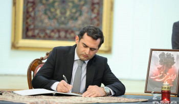 ՀՀ ԱԺ նախագահի տեղակալը ՀՀ-ում Իրանի դեսպանատանը ցավակցական գրառում է կատարել սգո մատյանում