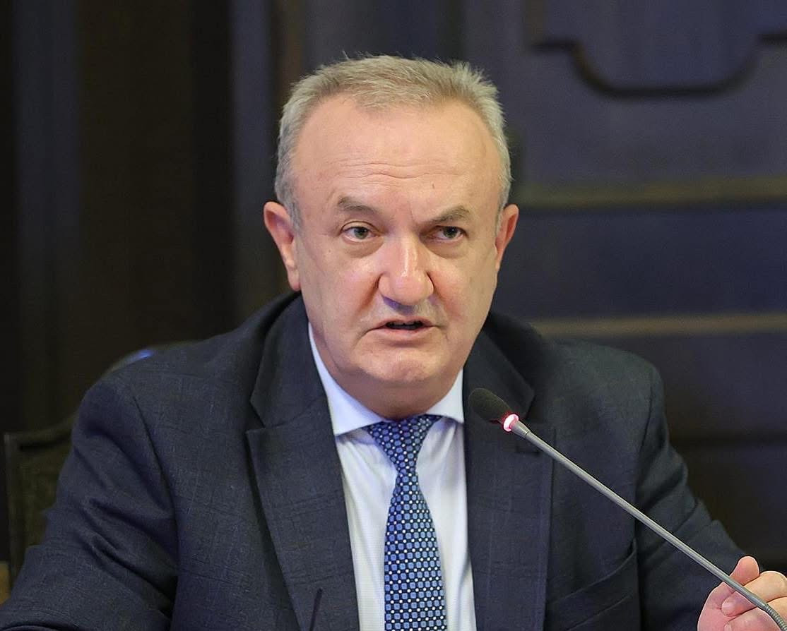 Իմ խնդրանքով այլևս ազատված եմ Հայաստանի Հանրապետության նախագահի խորհրդականի պաշտոնից. Վահրամ Դումանյան