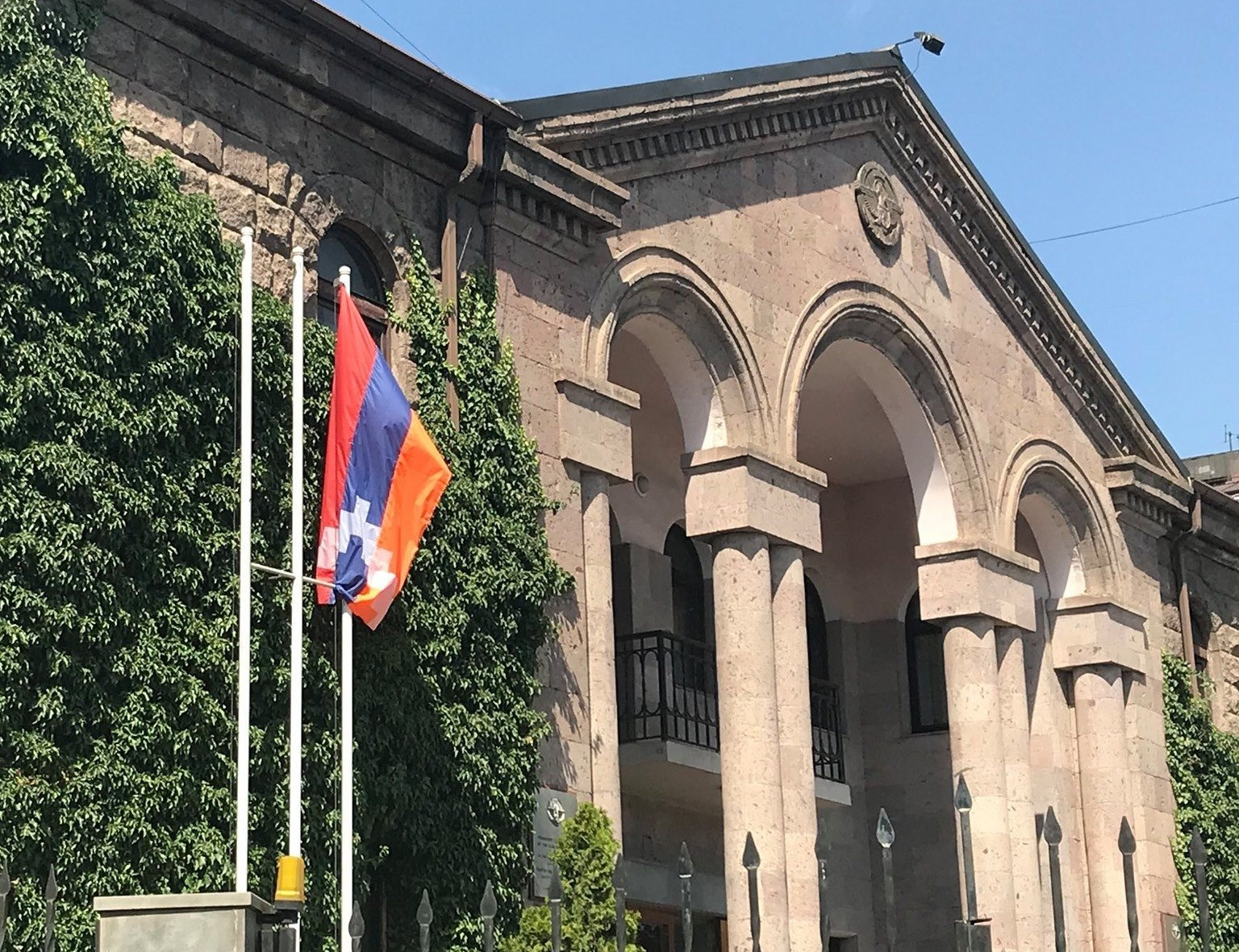 Արցախի Հանրապետության ներկայացուցչության շենքը գրավադրված չէ. փաստաբանին պատասխանել են Կադաստրի կոմիտեից