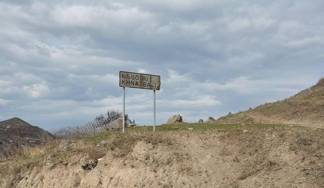 Ադրբեջանը նախորդ գիշեր շուրջ 4-ժամյա  անընդմեջ կրակահերթեր է իրականացրել Խնածախ գյուղի ուղղությամբ. Տիգրան Աբրահամյան