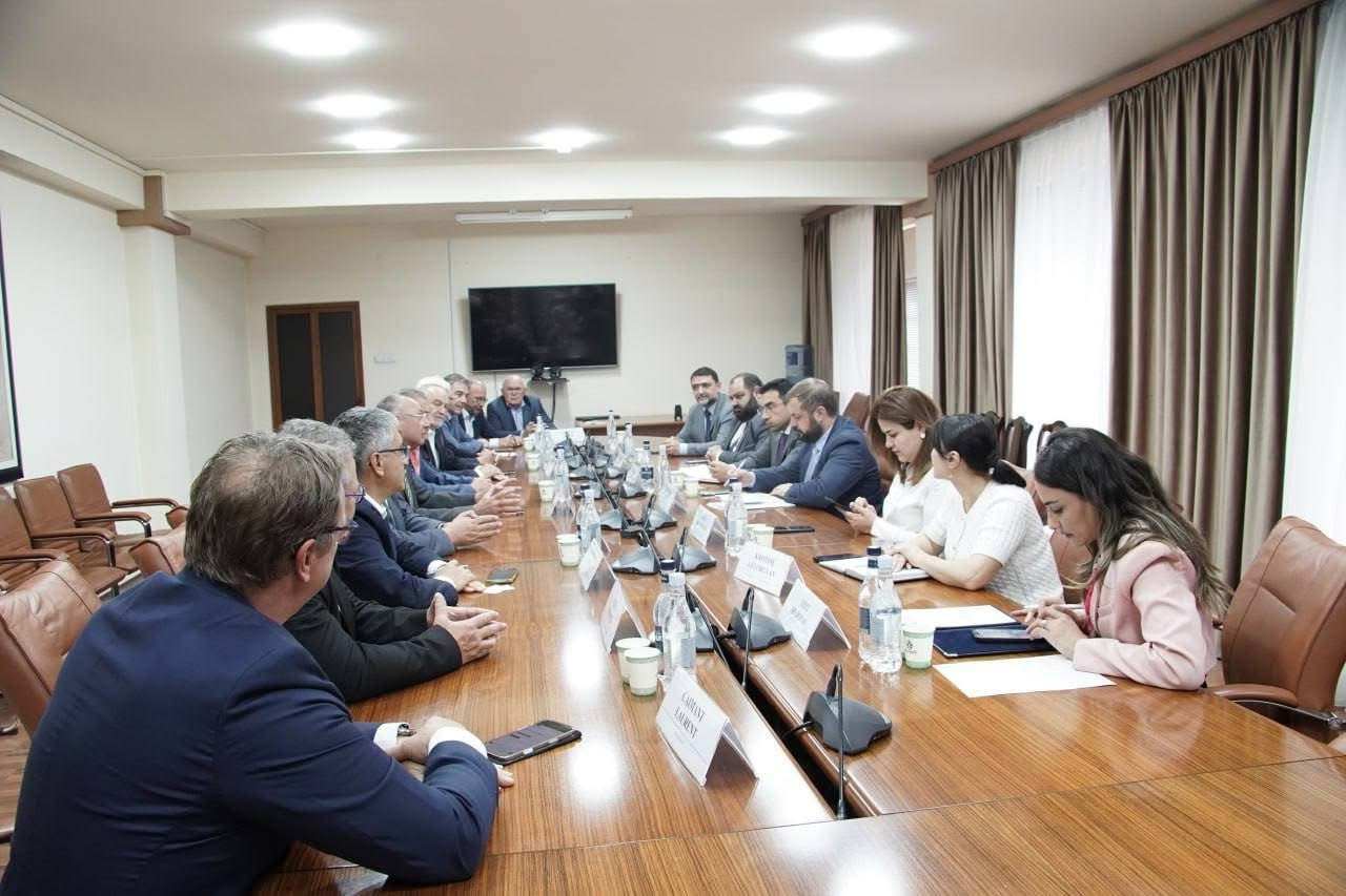 Հայաստանն ընթանում է տնտեսության դիվերսիֆիկացման և ռազմավարական մի շարք ոլորտների զարգացման ճանապարհով. Պապոյան