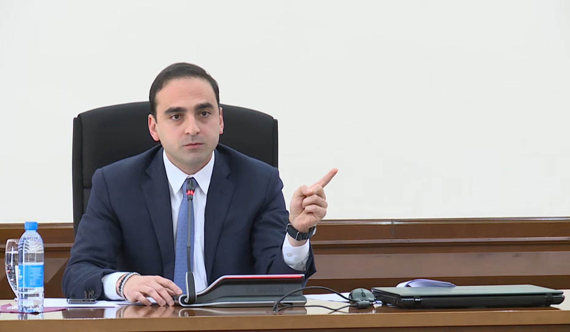 Արցախի փողոցի 4-րդ նրբանցքի վթարային 2 շենքերում խնդրահարույց 5 ընտանիք կա. ինչ է առաջարկում քաղաքապետարանը
