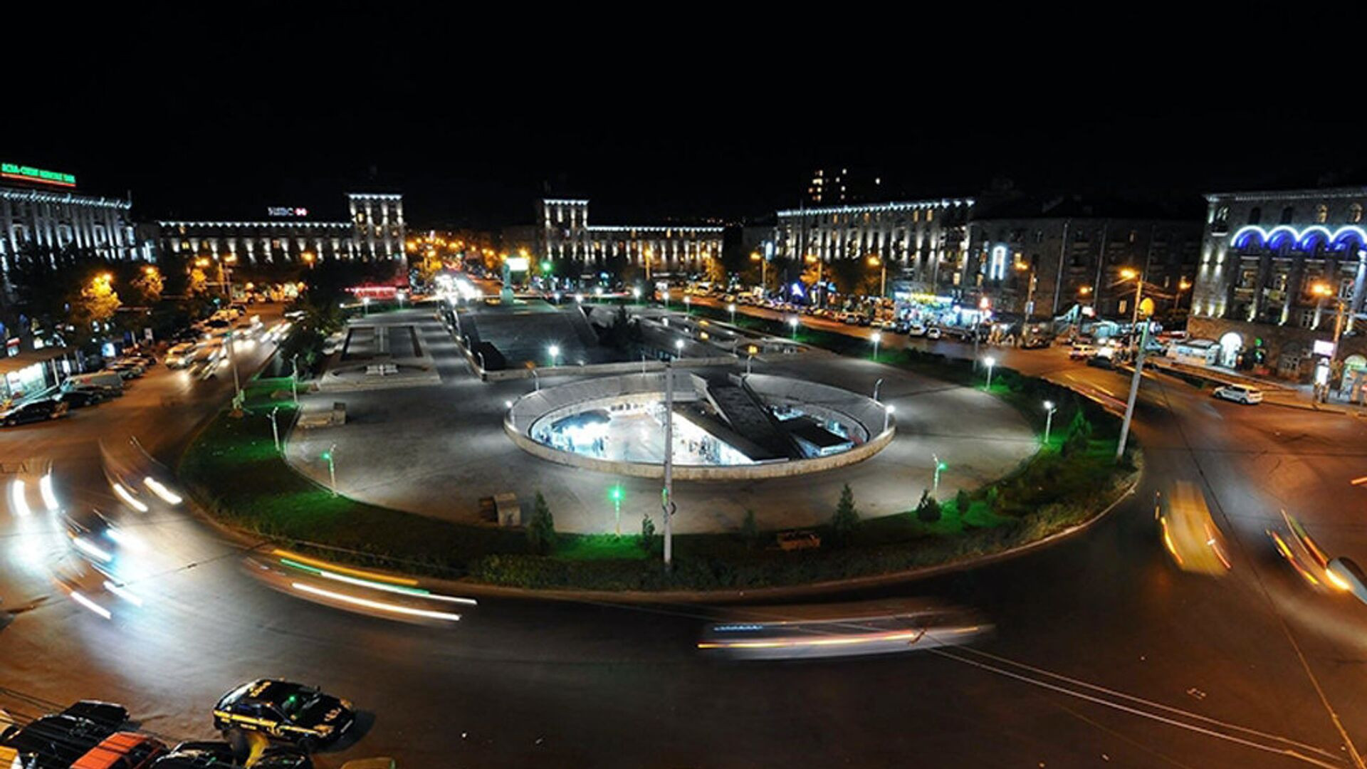 3-րդ մասում 15-ամյա տղան պատուհանից կրшկել է հրապարակում վիճաբանnղների ուղղությամբ․ shamshyan.com