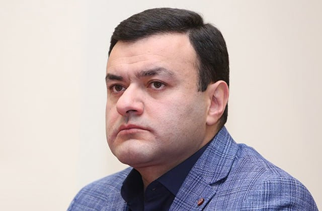 Ըստ Դագդիգական Նահանջի՝ Հիտլերը ևս անցել էր Աննա Հակոբյանի կրթության մամլիչով, հայկական լեգեոններ էր ստեղծելու և գրավեր Թուրքիան․ Երվանդ Վարոսյան