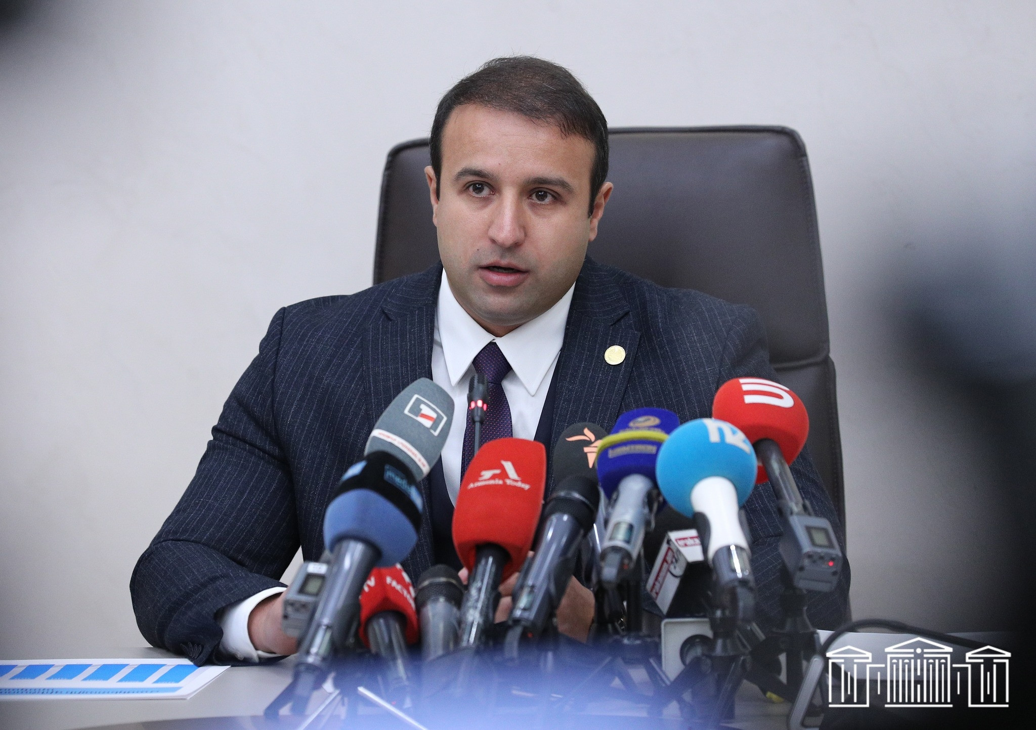 Ծառայել 6 ամիս և բյուջե վճարել 15 մլն դրամ,  ծառայել 1 ամիս՝ վճարել 20 մլն դրամ, զինծառայության տարիքը 27-ից դարձնել 37․ Հայկ Սարգսյանի առաջարկը