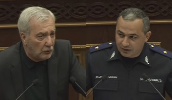 Ու՞ր են Միքայել Հարությունյանը, Վիգեն Սարգսյանը, Արշակ Կարապետյանը, պաշտպանության նախարարները, որ երկիրը պետք է պաշտպանեին, փախան, բոլորը պետք ա գան. Անդրանիկ Քոչարյանը` ՔԿ նախագահին (տեսանյութ)