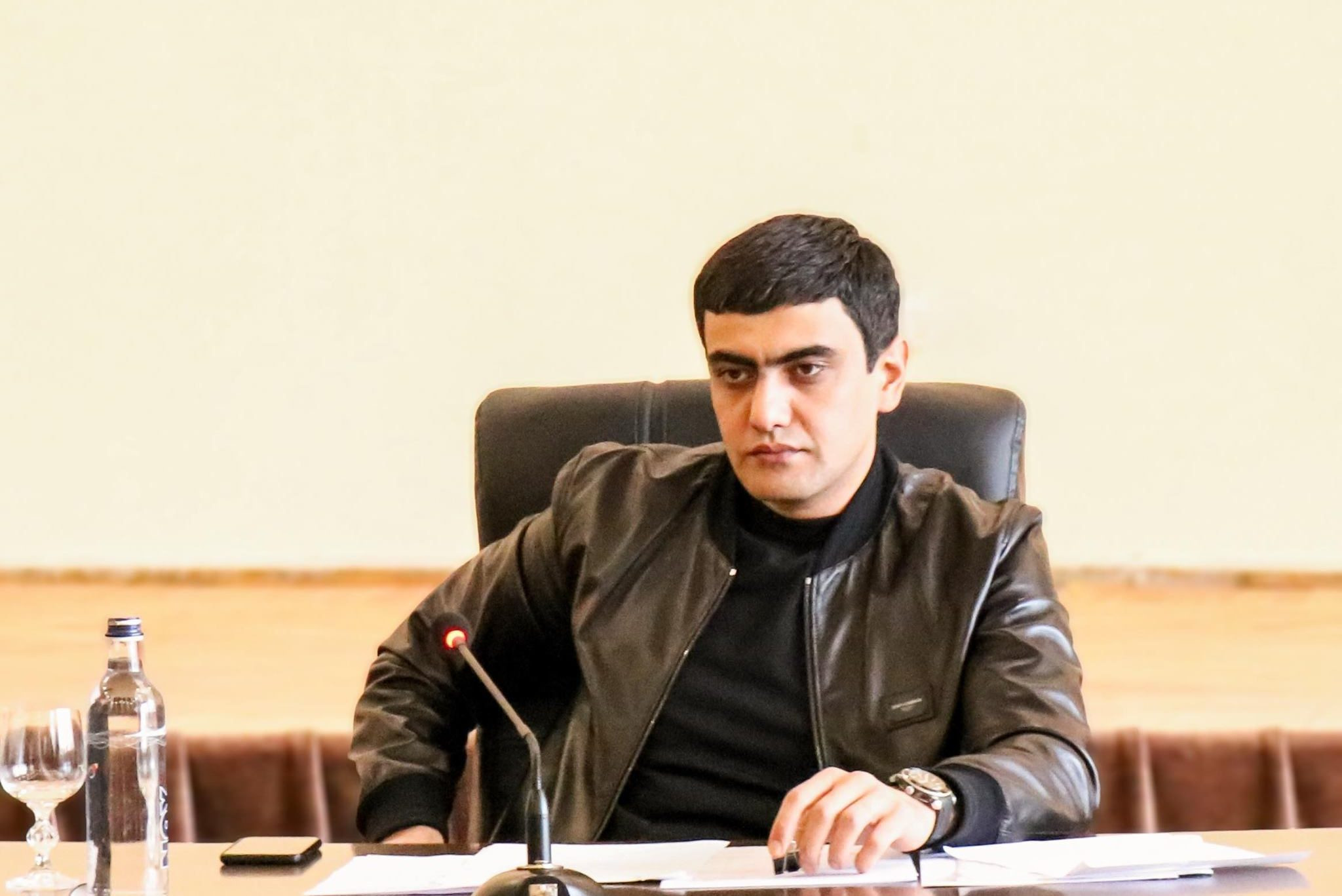 Բանակում չծառայելու հիմքով Առուշ Առուշանյանը զրկվել է վարորդական իրավունքից