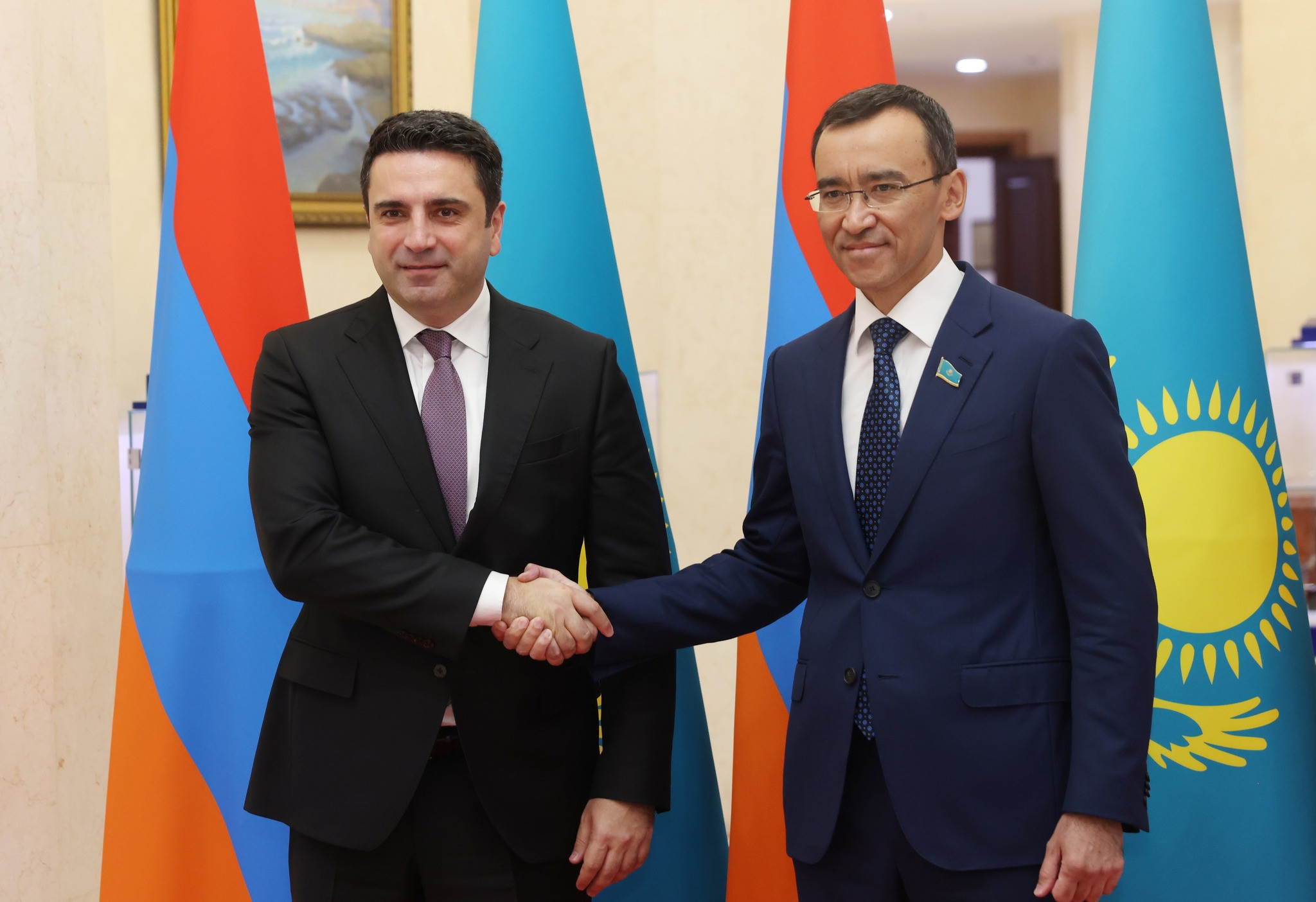 Ղազախստանում գտնվող  Ալեն Սիմոնյանը Աստանայում հանդիպել է Ղազախստանի խորհրդարանի Սենատի նախագահի հետ