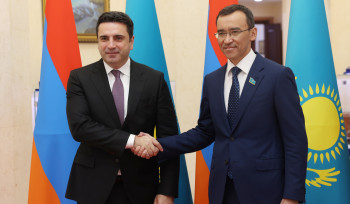 Ղազախստանում գտնվող  Ալեն Սիմոնյանը Աստանայում հանդիպել է Ղազախստանի խորհրդարանի Սենատի նախագահի հետ